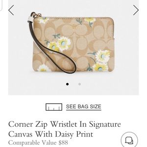 COACH NWT Corner Zip Wristlet Canvas Daisy